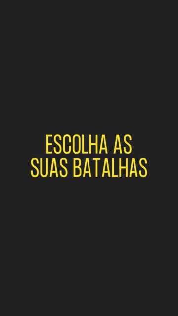 Nós temos uma mania dolorosa de tentar controlar o ritmo do tempo, a reação das pessoas, os desfechos das histórias e os sentimentos alheios. 

Gastamos uma energia vital preciosa tentando empurrar paredes que não vão se mover, simplesmente porque não fomos nós que as colocamos ali.
